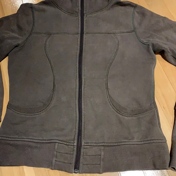 Lululemon Brown Scuba Hoodie Igloo Sunrise pattern - Size 10 - Picture 12 of 16